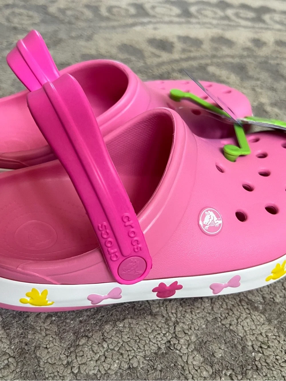 NWT❤️CROCS Kids Bright Pink Clog Sandals with Character Trim